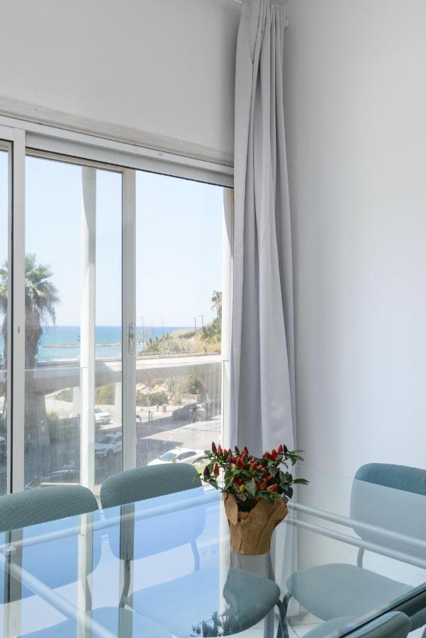 Sea View 2 Bedroom Apartment With Bomb Shelter Tel Aviv Eksteriør bilde