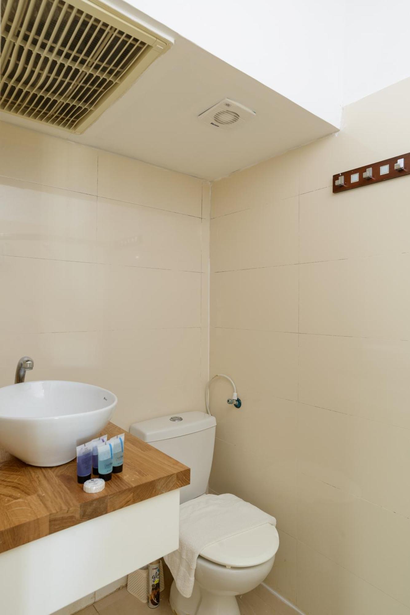 Sea View 2 Bedroom Apartment With Bomb Shelter Tel Aviv Eksteriør bilde