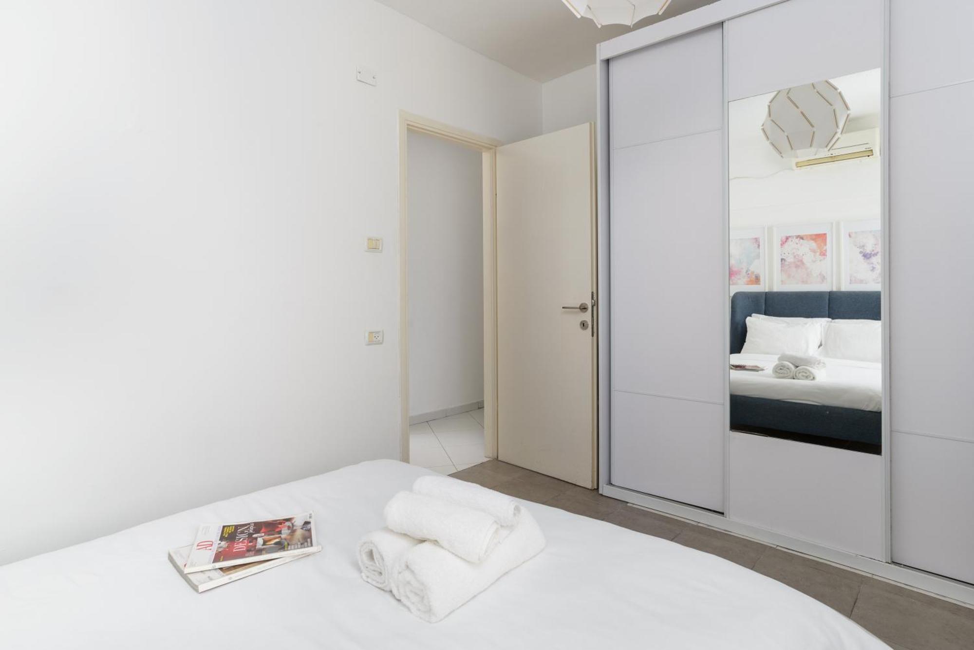 Sea View 2 Bedroom Apartment With Bomb Shelter Tel Aviv Eksteriør bilde