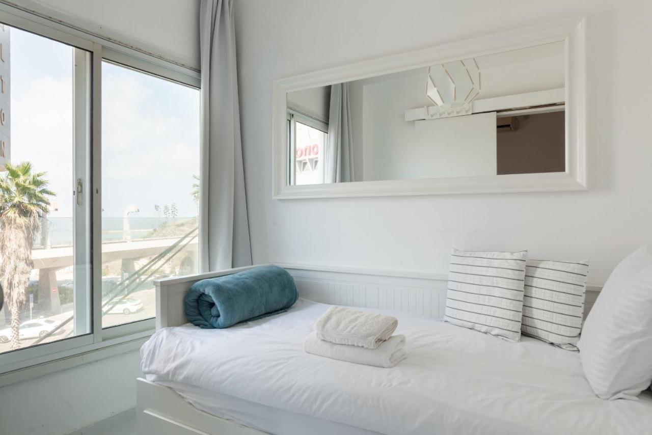 Sea View 2 Bedroom Apartment With Bomb Shelter Tel Aviv Eksteriør bilde