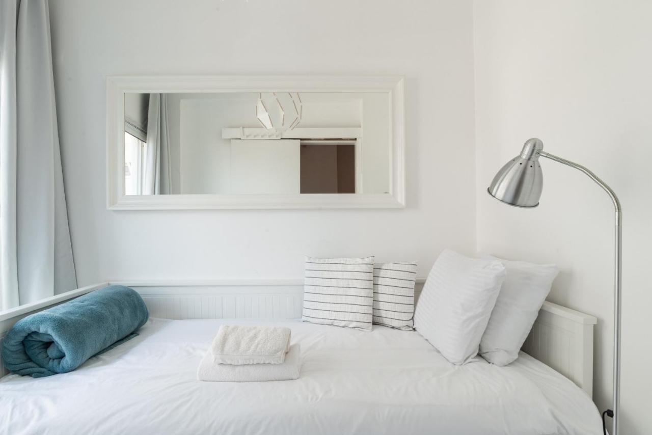 Sea View 2 Bedroom Apartment With Bomb Shelter Tel Aviv Eksteriør bilde